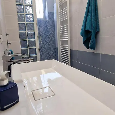 Shepherd's House Apartment